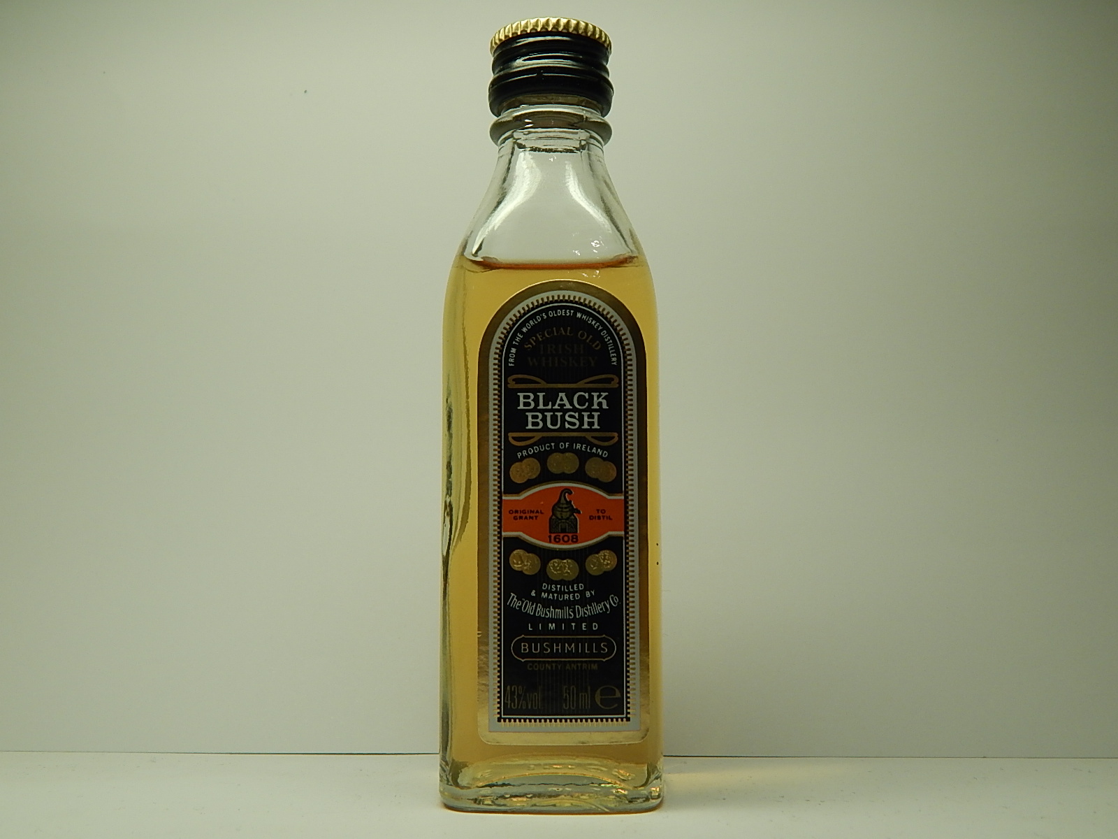 BLACK BUSH Special Old Irish Whiskey