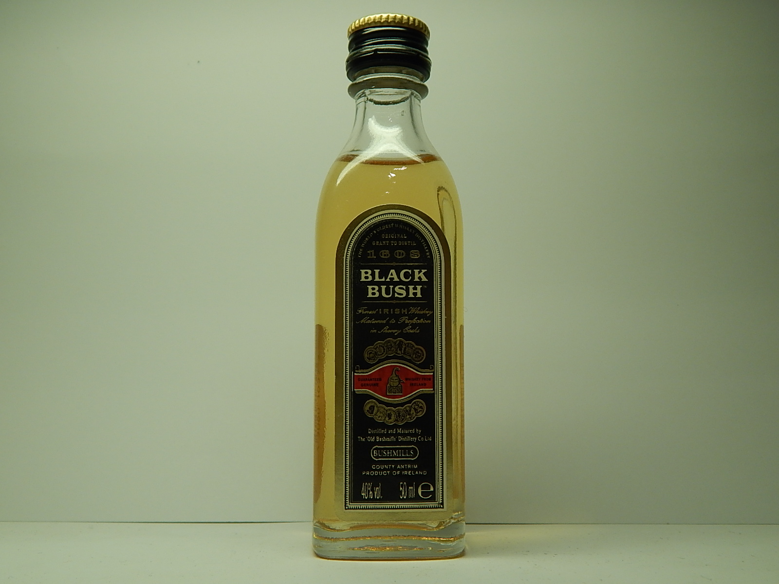 BLACK BUSH Finest Irish Whiskey