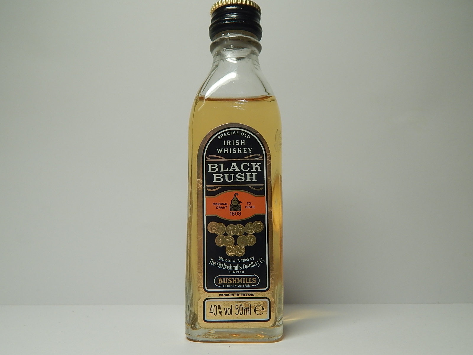 BLACK BUSH Special Old Irish Whiskey