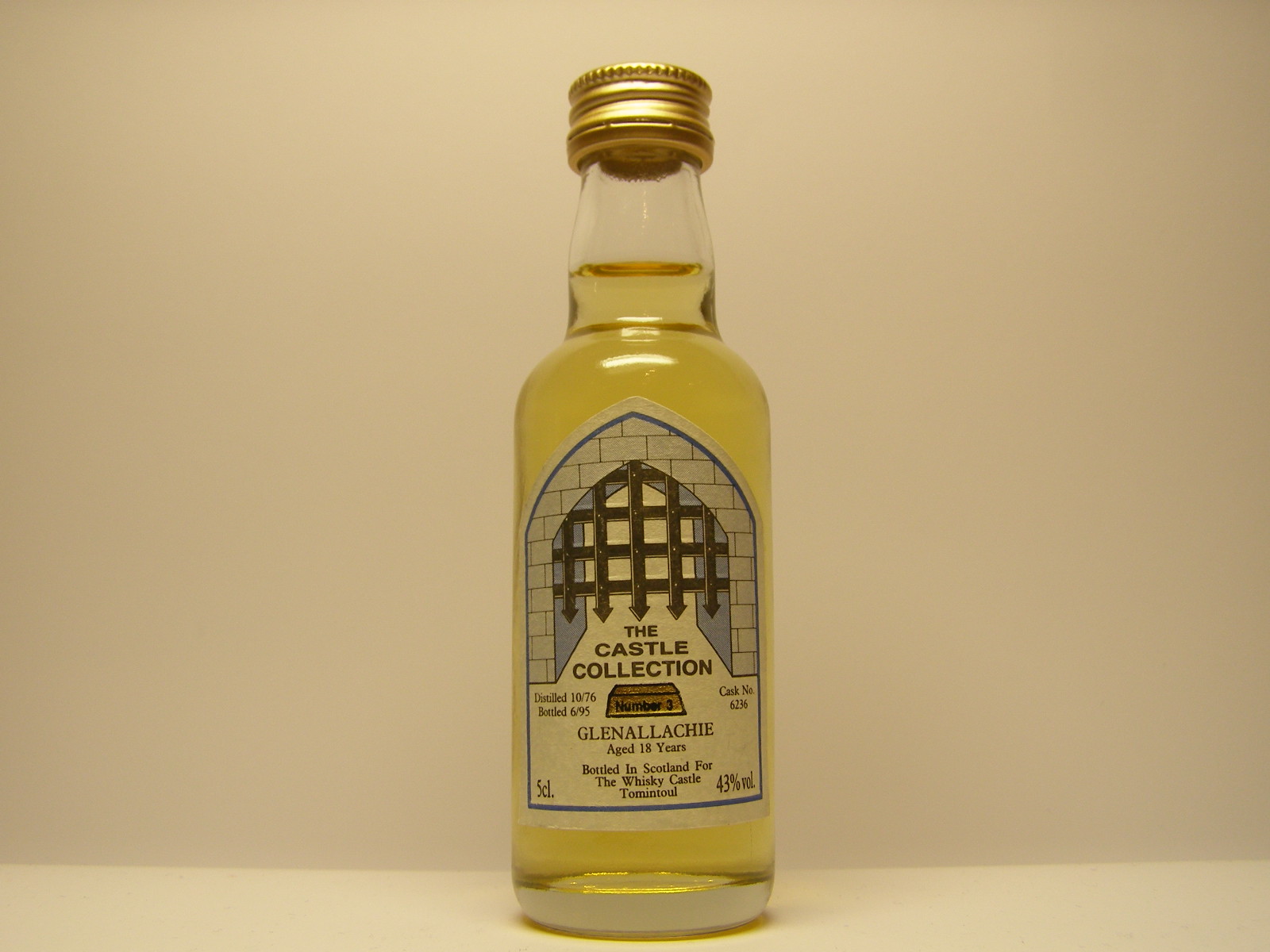 18yo 1976-1995 "Castle Collection" 5cl. 43%vol.