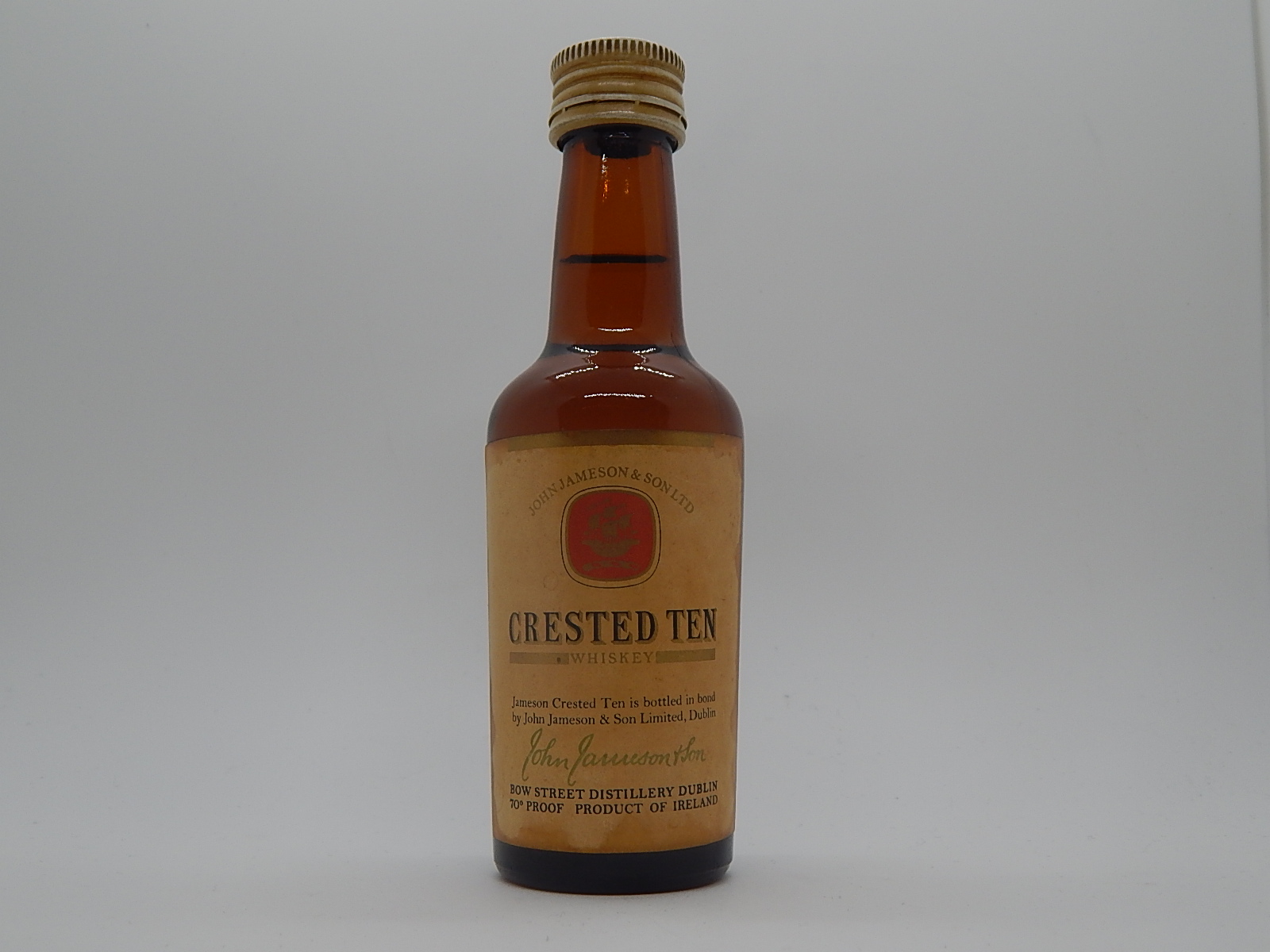 CRESTED TEN Irish Whiskey